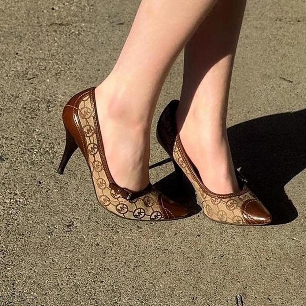 Michael Kors MK Logo Canvas & Brown Leather Cap Toe Pumps Heels Size 6.5